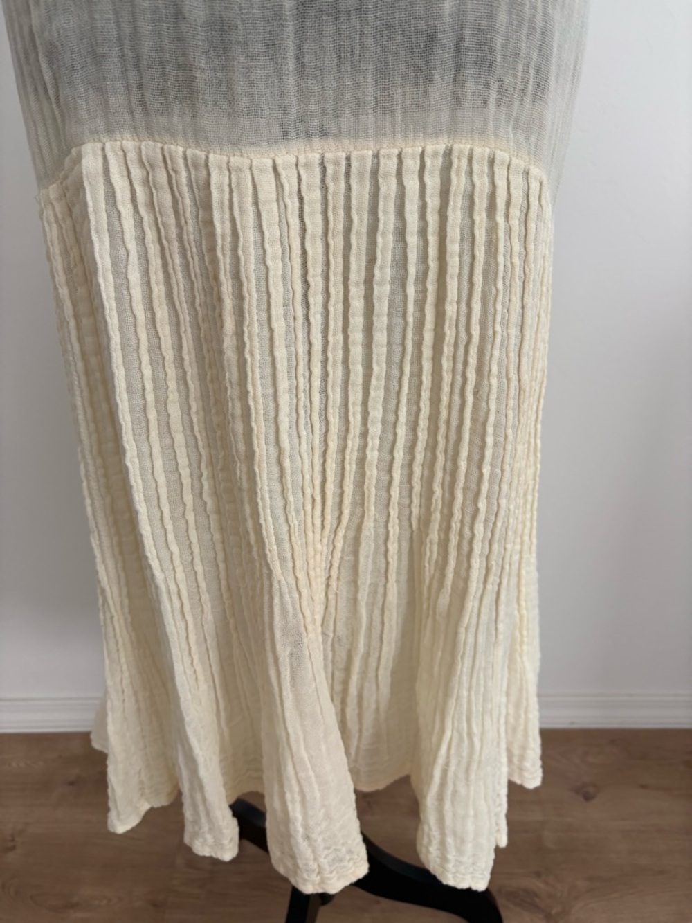 Krista Larson 100% cotton Cream Lightweight Maxi Dress with tie in back - Picture 3 of 6